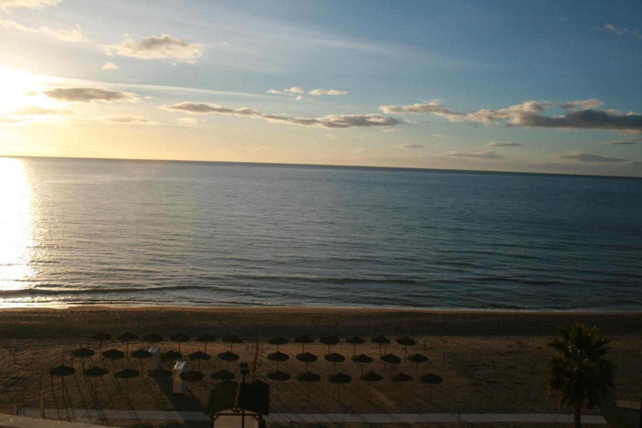 Apartamento En Primera Linea/Beachfront Apartment 丰希罗拉 外观 照片